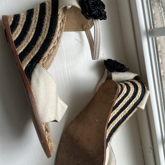 Black and White Espadrille Sandal Heels With Ankle Flower Size 40 Made in Spain - Picture 8 of 8